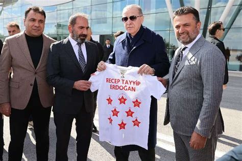 Cumhurbaşkanı Erdoğana Sivasspor forması hediye edildi